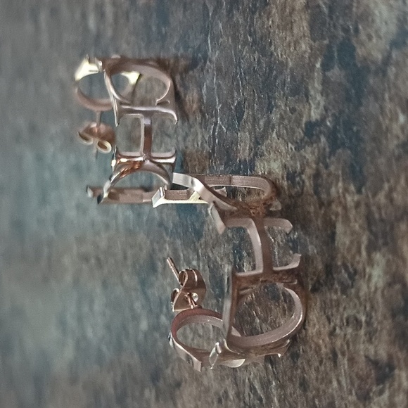 🆕 STAINLESS STEEL CH Logo Heart ROSE TONE  Hoop Earrings - Picture 6 of 10